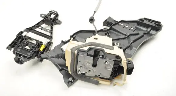 Volvo XC40 Rear door lock 32131412