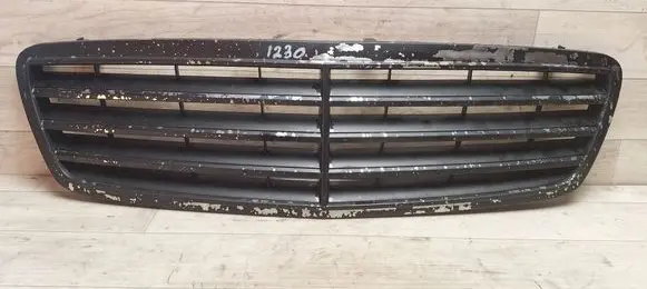 Mercedes-Benz C W203 Front grill A2038800223