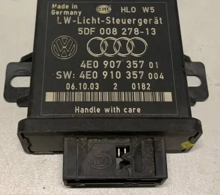 Audi A8 S8 D3 4E Light module LCM 4E0907357 4E0910357 5DF00827813