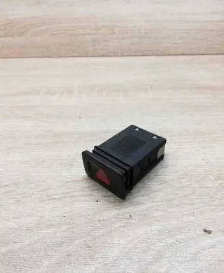 Volkswagen Bora Hazard light switch 1J0953235A