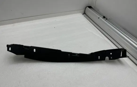 Fender mounting bracket