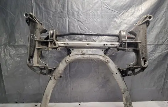 BMW 5 E60 E61 Front subframe 6759461
