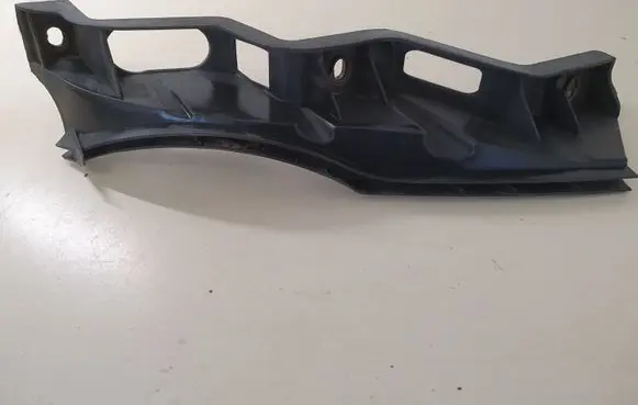 Volkswagen PASSAT B6 Front bumper mounting bracket 3C0807889