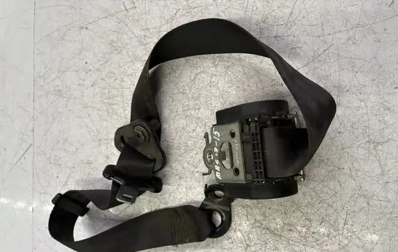Renault Master III Front seatbelt 0409025