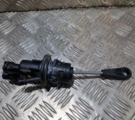 Clutch slave cylinder