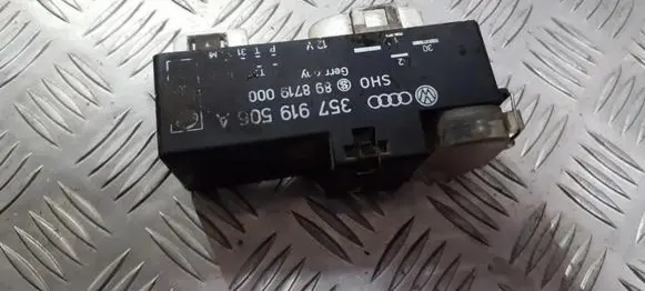 Volkswagen Golf III Coolant fan relay 357919506a 898719000