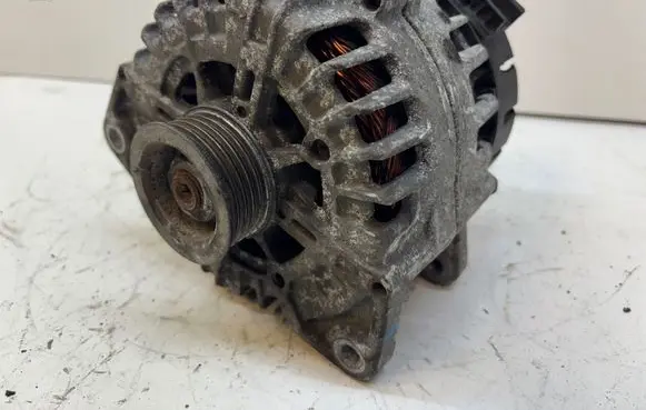 Mercedes-Benz V Class W447 Generator/alternator A0009068302 EG25S011 2620729E