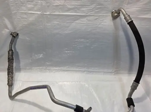 Volkswagen Golf V Air conditioning (A/C) pipe/hose 1K0820743CC