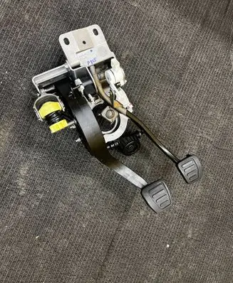 Chevrolet Camaro Pedal assembly AA0176P784 24278524