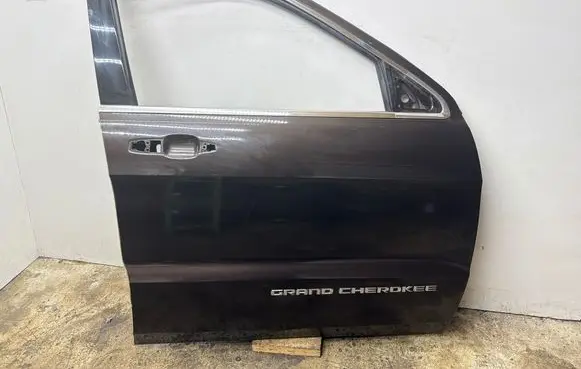Jeep Grand Cherokee Front door 