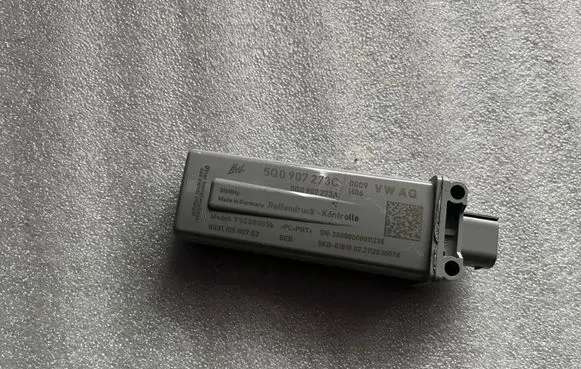 Volkswagen Tiguan Tire pressure control unit 5Q0907273C 5Q0907273A