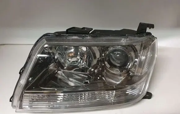 Suzuki Grand Vitara II Headlight/headlamp 10059083 3532065J11