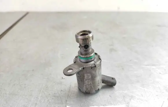 Land Rover Evoque II Oil pressure sensor LR073684
