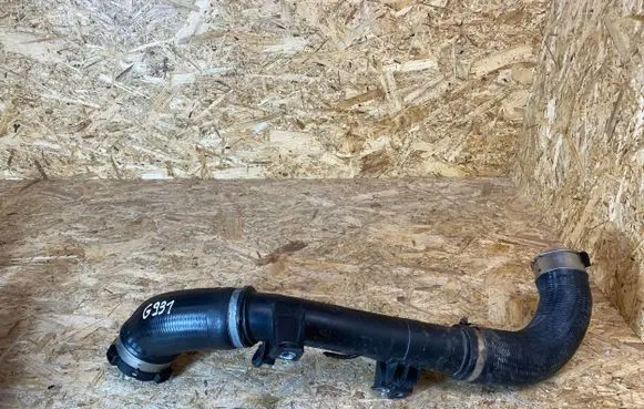 Volvo XC90 Intercooler hose/pipe 31686412