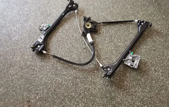 Mercedes-Benz SLK R172 Front door electric window regulator 