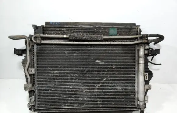 Volvo XC90 Coolant radiator 30681495 3111543