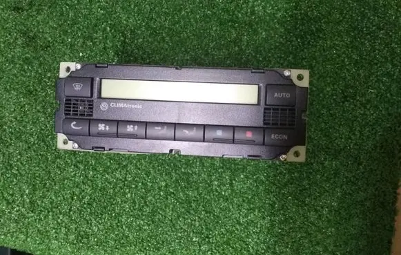 Volkswagen PASSAT B5 Climate control unit 3B1907044A
