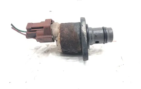 Mazda 6 Fuel pressure regulator 