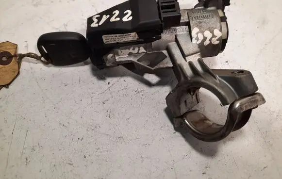 Toyota Yaris Ignition lock 450200D01