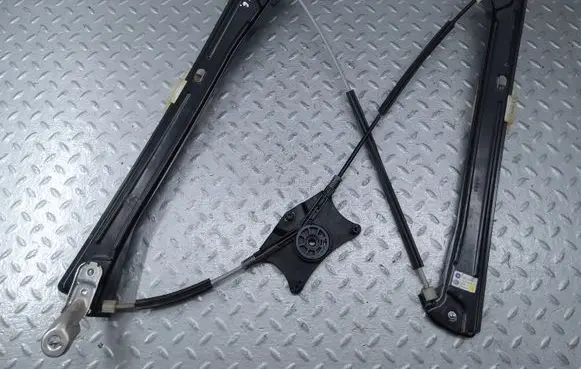 Volkswagen Tiguan Front window lifting mechanism without motor 5NA837462