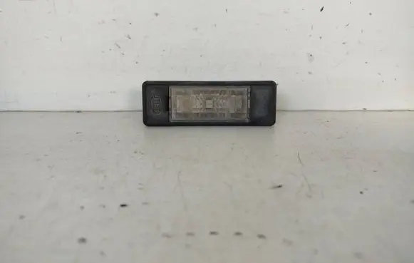 Nissan Primera Number plate light 2KA008224 153012 B897