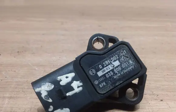 Audi A6 S6 C6 4F Air pressure sensor 038906051C
