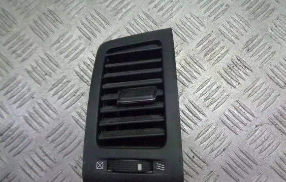 Toyota Corolla E120 E130 Rear air vent grill 