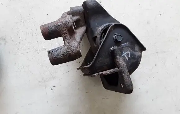 KIA Carnival Engine mount bracket