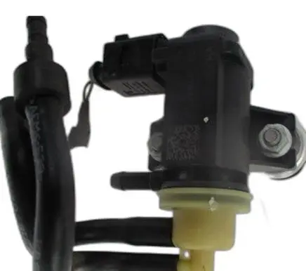 Volkswagen Touran III Vacuum valve 04L131051AF