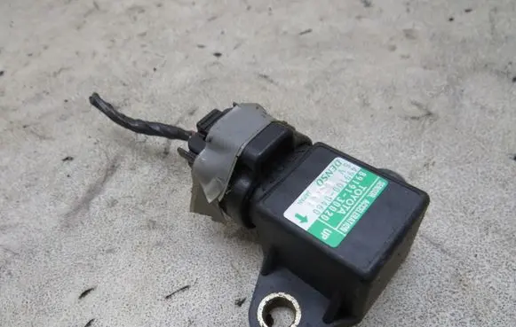 Toyota Land Cruiser (J120) Acceleration sensor KRIS235789
