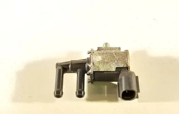 Subaru Impreza III Vacuum valve K5T48479 7Z25
