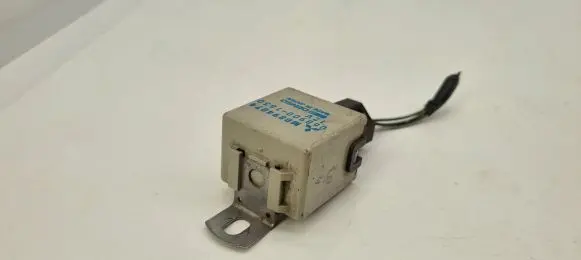 Mitsubishi Pajero Other relay MB894074
