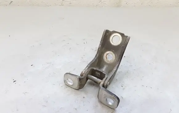 Jaguar S-Type Front door lower hinge 002D6A