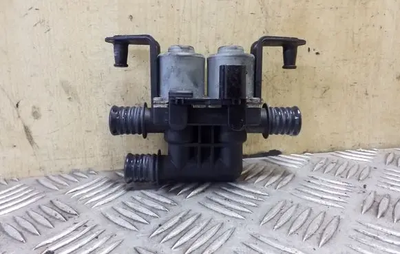 BMW X5 E53 Coolant heater control valve 64116906652 1147412159
