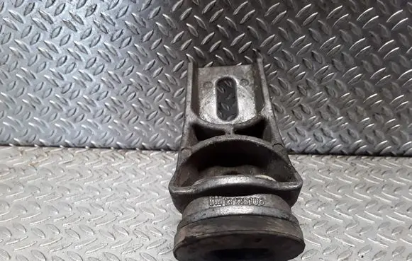 Opel Meriva A Radiator mount bracket 13128108