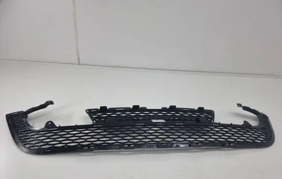 Land Rover Evoque I Front bumper lower grill GJ3217K945B