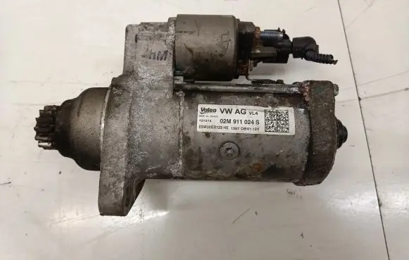 Volkswagen Golf VII Starter motor 02M911024S