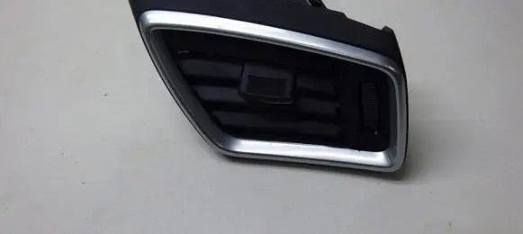 Nissan Qashqai Dashboard side air vent grill/cover trim 687604EA0A