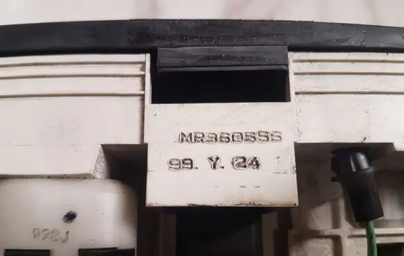 Mitsubishi Pajero Sport I Climate control unit MR360556