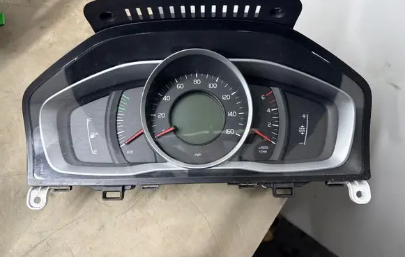 Volvo XC60 Speedometer (instrument cluster) 299760U 31412869 0264201