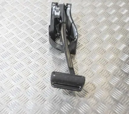Mercedes-Benz C W204 Brake pedal A2042902101