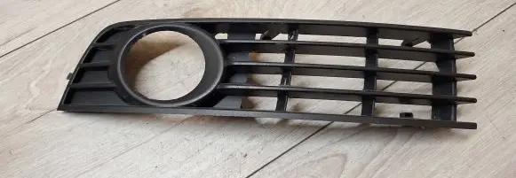 Audi A4 S4 B6 8E 8H Front bumper lower grill 8e0807681