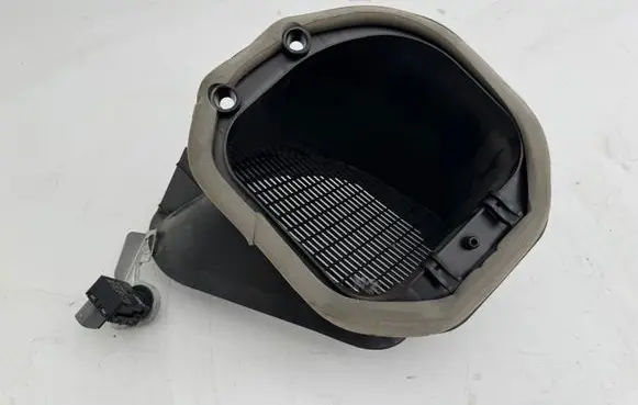 Volkswagen Touareg II Cabin air duct channel 7P0819155B