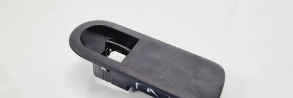 Renault Clio III Front door window switch trim 8200356519