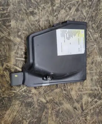 Dacia Logan I Fuse box cover 8200738818