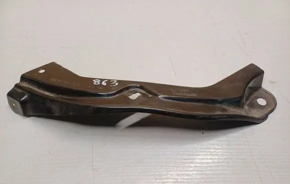 Skoda Fabia Mk3 (NJ) Headlight/headlamp mounting bracket 6V0805931