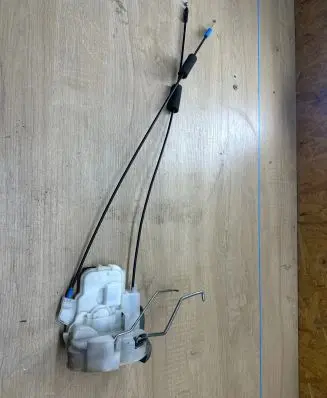 Subaru Outback Front door lock
