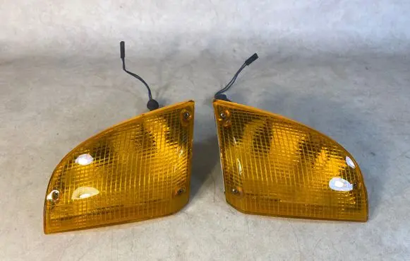 BMW 7 E23 Front indicator light 63131370271