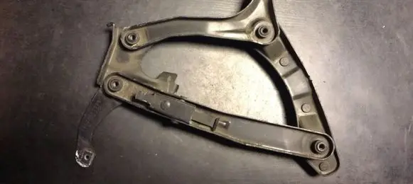 Mercedes-Benz C W202 Engine bonnet/hood hinges 2028800228