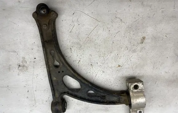 Volkswagen Touran I Front lower control arm/wishbone 1K0407153G